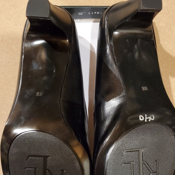Black peep-toe heels by Ralph Lauren - Picture 2 of 3